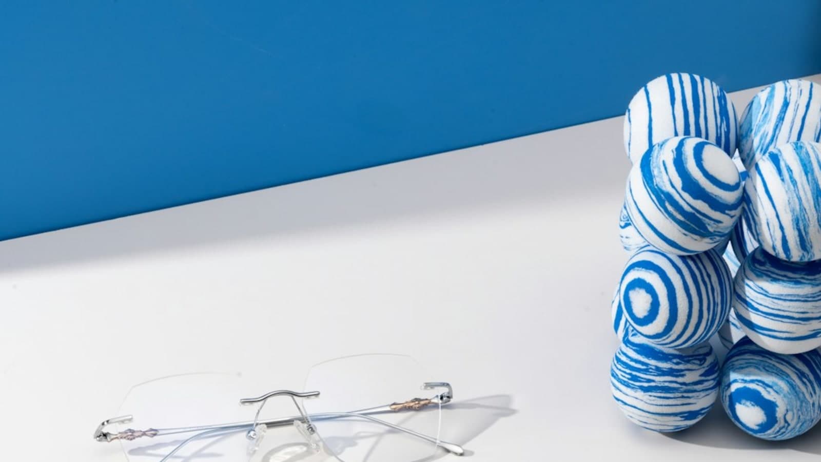 Deep Dive: Smart Glasses vs. Blue Light Blockers - Tech Gimmick or Essential Gear?