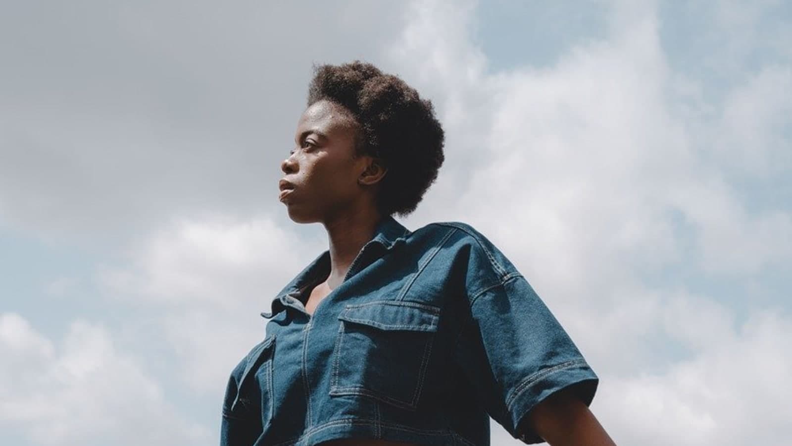 The Ultimate Guide to Capsule Wardrobe Essentials (Seasonal Edition)